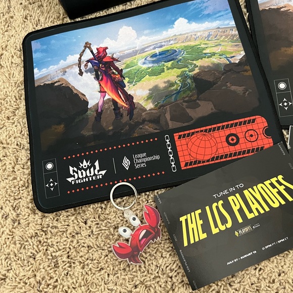 League of Legends Championship Series Soul Fighter 2 Mousepads & 1 Crab Keychain - Picture 2 of 5